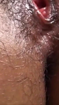 Catia aime se faire baiser avec une bite et une vraie