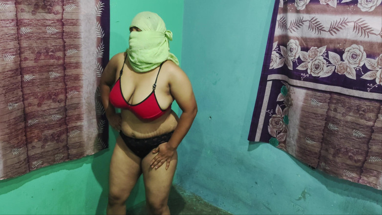 Gulaab: She Want Some Bandage and Somthing New Desi Sex