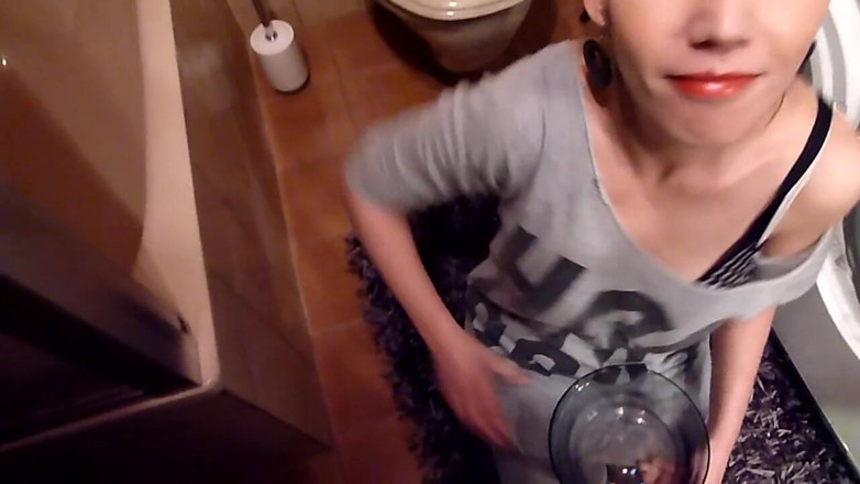 Vengalo: Pissloving Toiletslut Gets Her Mouth Filled by Vengalo