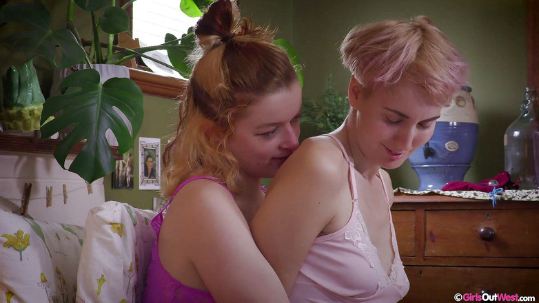 Girls Out West: Lesbiene păroase Jessie și Ray se joacă cu dopuri de fund și își...