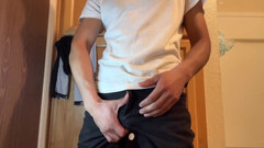 Xooshua (xblue18): Roztomilý Twink s velkým penisem a pěkným zadkem se nahá...
