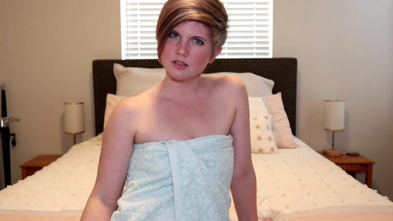 Housewife Ginger: Bersihin kontol besar pria kulit hitam sampai crot di dalam...