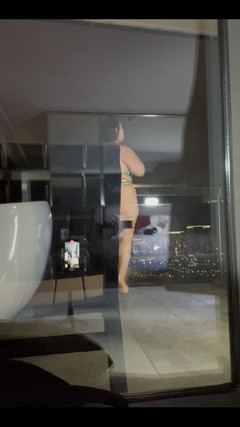 Amanda Thickk: BTS video di un recente servizio fotografico