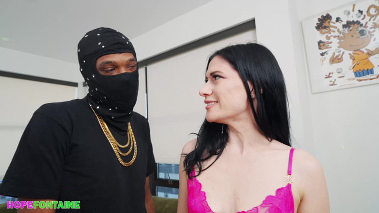Hope Fontaine: Hope Fontaine dikongkek keras oleh Max Steelz