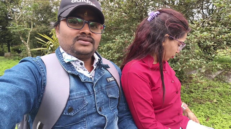 Sona bhabhi: Indisk desi -flicka som kysser scener och bröst pressar av sin...