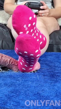 Amateur Ballbusting and Crunshing with Hot Socks and Barfoot