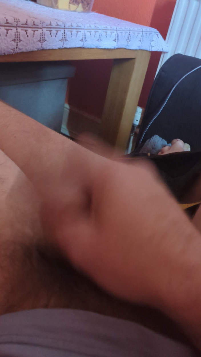 Polish: Jouer Avec Un Pendentif Sur Le Canapé