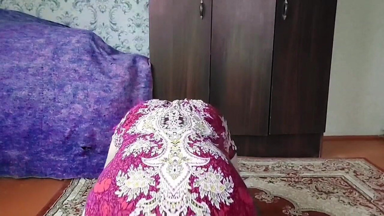 Kitty_Cross: Mông to cúi xuống chiến lợi phẩm ladyboy tóc vàng...