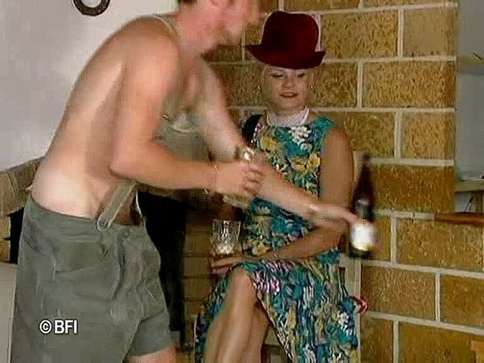 Hardcore Lovers of the world: Calde ragazze porno con corpi perfetti si fanno scopare hardcore