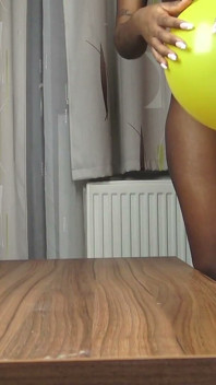Ebony Pearl Balloon Ass Crushing!