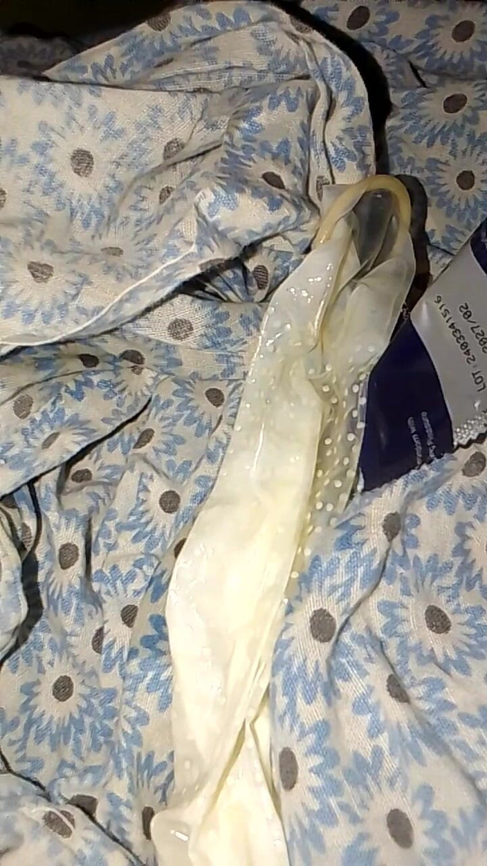 Jaanu294: Mon demi-frère, ma demi-sœur, mes caresses, ainsi que le lit...