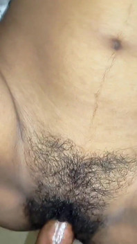 Teen indiana avendo sesso da vicino sul letto, piccola teenager viene scopata