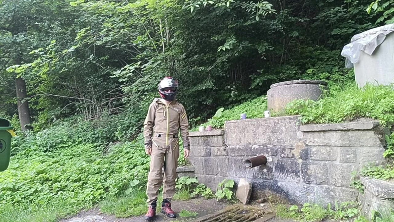kickerscooter: Jerking off in Public on the Road Near a Spring,...