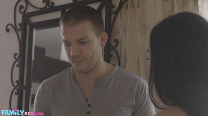 FamilyXXX: Il fratellastro di bianca gli dà l'ultima volta