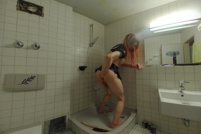 Perception of Depth - Jasmine_Dlight but VR: Jasmine_dlight - Self Anal Fisting w prysznicu Bts Vr180