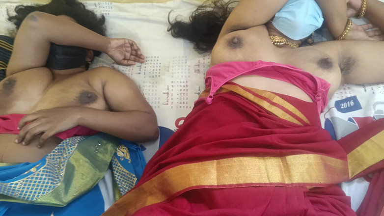 Inba: Pasangan lesbian lagi asik seks threesome