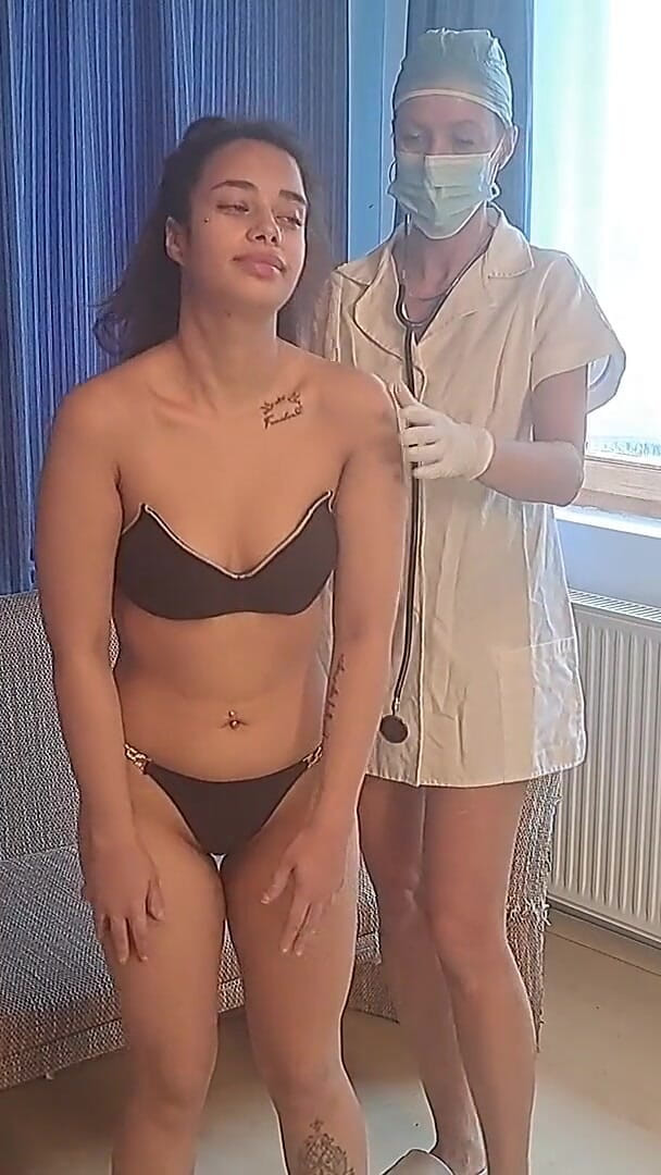 Christina Ventura: Lékařská nahá prohlídka