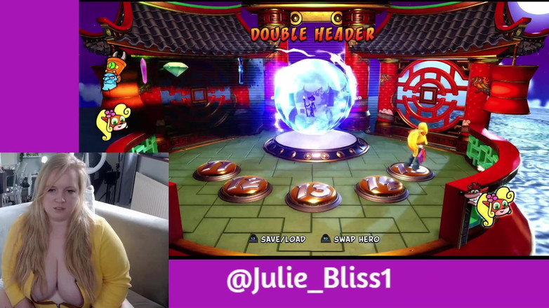Julie Bliss: Hráčská dívka - Crash Bandicoot 3