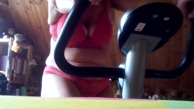 Hot-Pussy66: Seluar dalam merah untuk sukan