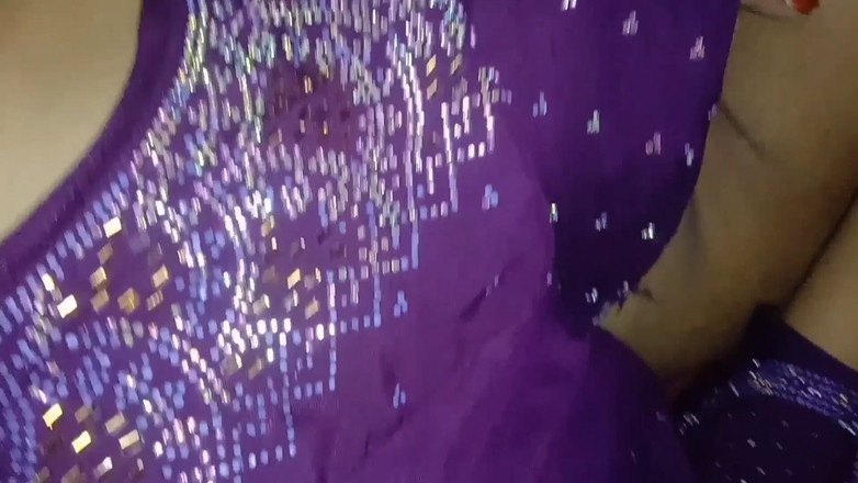 Deshi women: Desi indická vesnická dívka Těsná kundička šukání od nevlastního bratra, Desi...