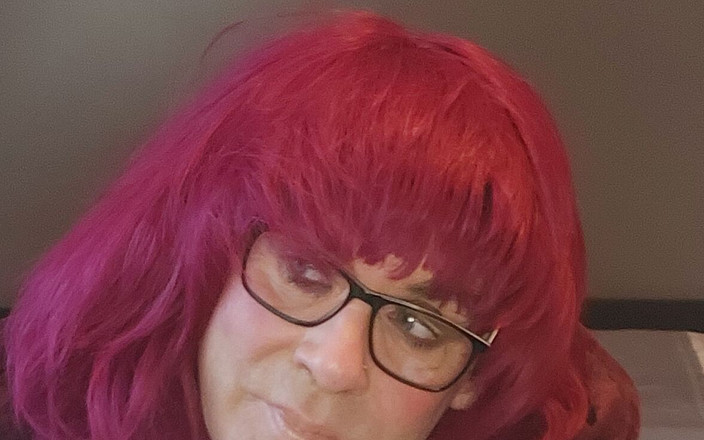 Juniperberi29: Angezogen und necken