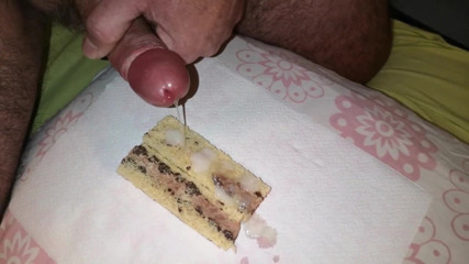Cicci77: Preparare la colazione per Cicci77 e Pedro con orgasmo multiplo!