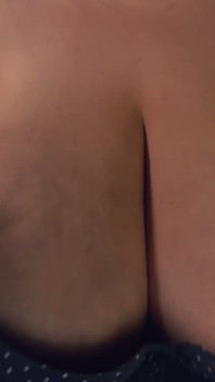 BBWアンナ・カッツがすべてのブラジャーを試着している