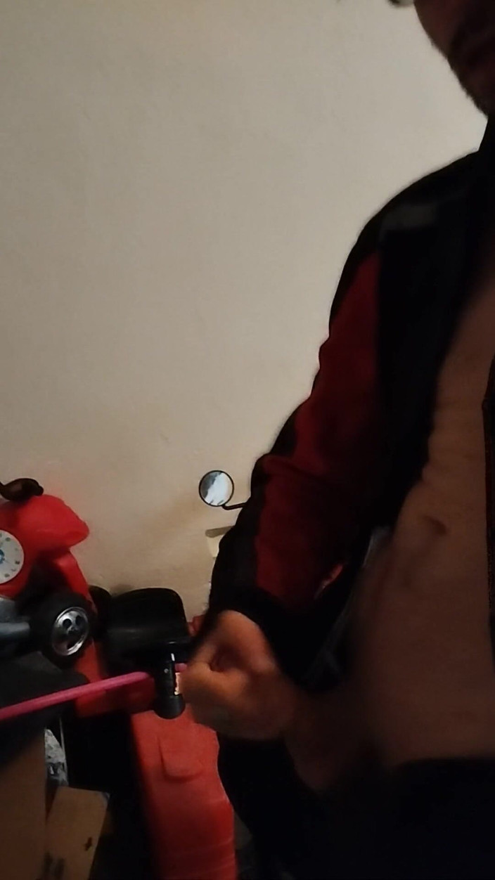 kickerscooter: 자위하고 젖탱이로 자위해