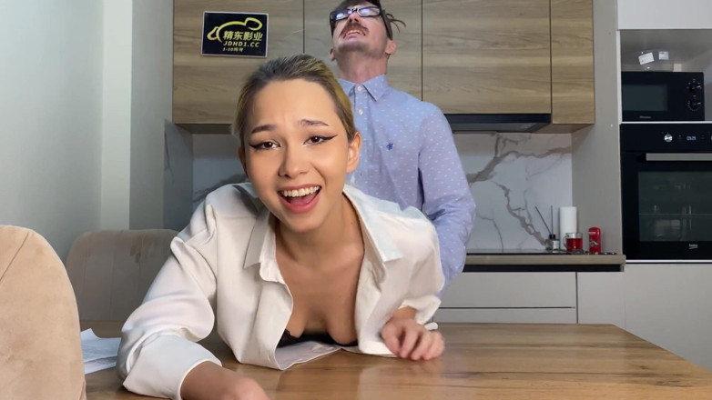 karina_lin: Såld min lägenhet och min fitta