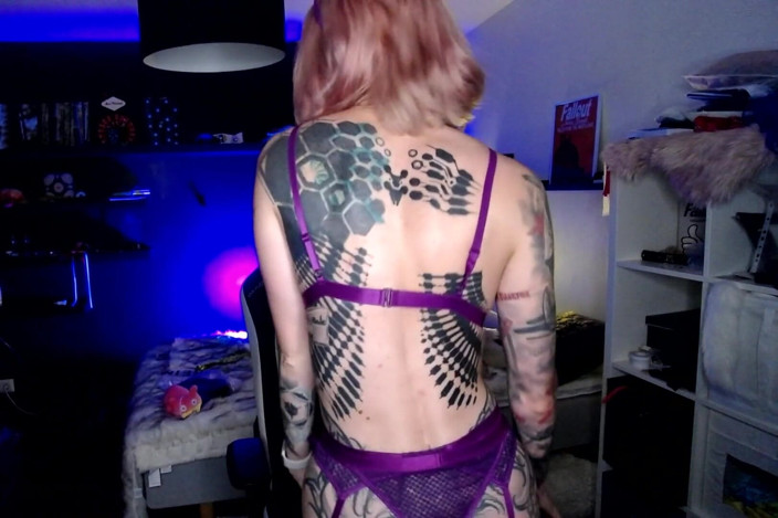 Flame Jade: Private chat-strip-dance-aufnahme
