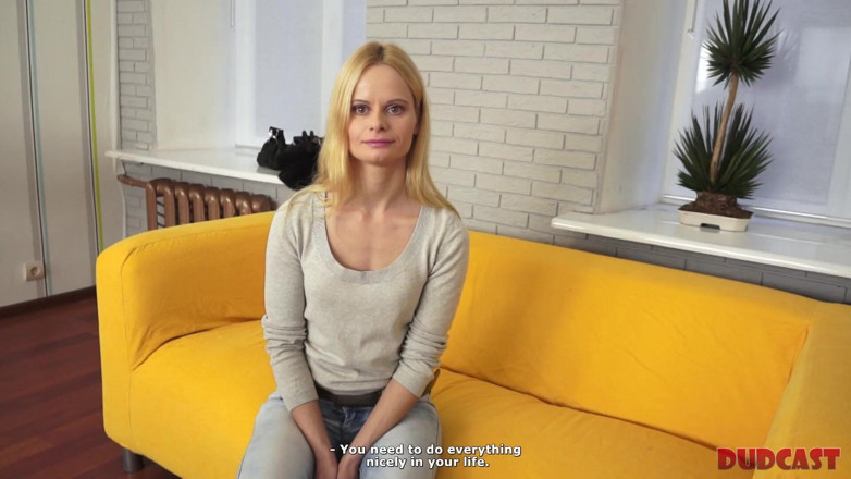 Dud Cast: Chica por astuto chico mayor