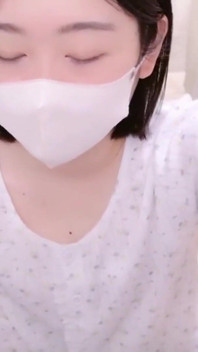 苍白可爱的自然体毛女性，亲密时刻捕捉的俏皮自我观察 2