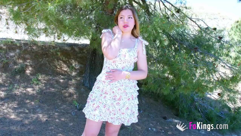 FAKings: アマチュア18歳の金持ち可愛い人ジャッキーブロンディ対汚いビルダー。OUTDOOR BLIND DATESには何でもありです!