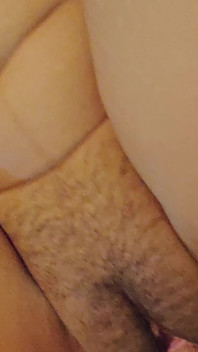 Měla jsem sex se svým nevlastním bratrem a on se na mě udělal