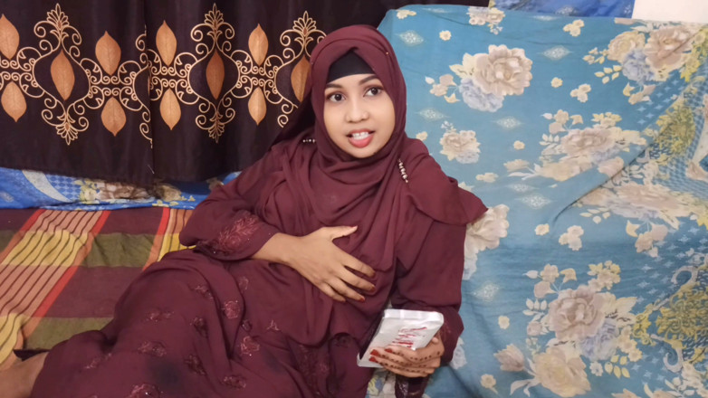 Bangla Academy: Sexy _toma guardare porno con la sorellastra musulmana hijabs e scopare...