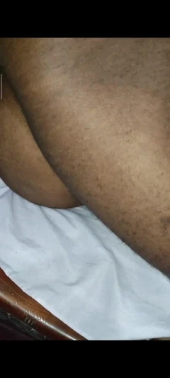 वह यह सब लंबे समय तक बड़ा लंड निगलती है