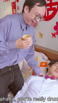 Damat düğün gecesinde sakura tarafından aldatılıyor