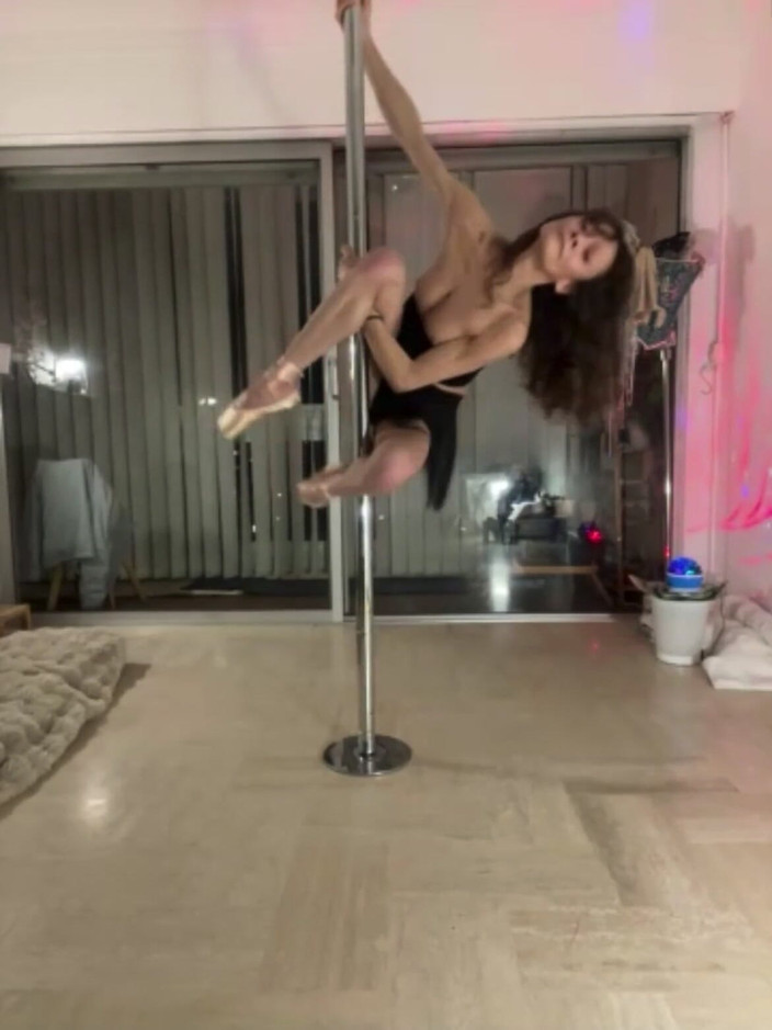 Chris06d72: Sensual Tango