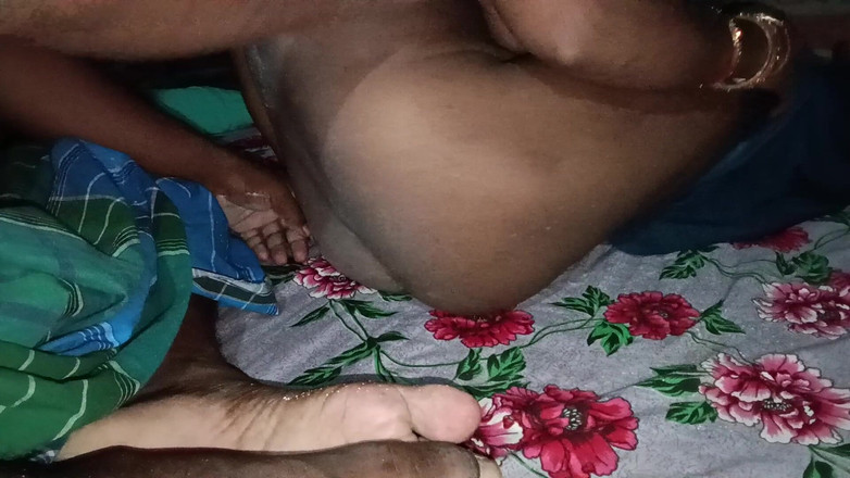 Ghazipur Uttar: Tujuh romantis gadis yang datang untuk bayar uang kuliah