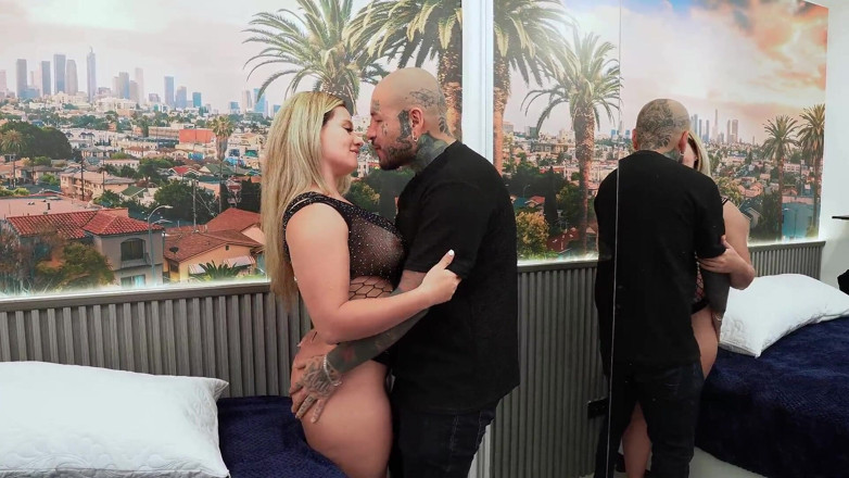 KerentSleen: Tía muy cachonda se folla al novio de su sobrina