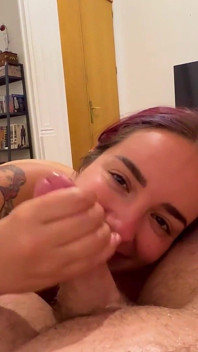 Wifebucket Amateurs - Potetovaný med s velkými kozami dává grippy Honění
