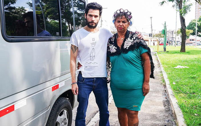 MaturePickup: Büyük göbekli nineler minibüste ilk anal üçlü seks