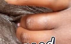 Cocoa delight: Giocando con questa figa bagnata