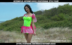 Hotkinkyjo: Hotkinkyjoxxx proffesional style films: Butterfly Deep Inzerce prolaps a self fisting na pláži