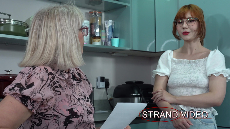 Sarah Stern: Nuovo insegnante svergognato e punito