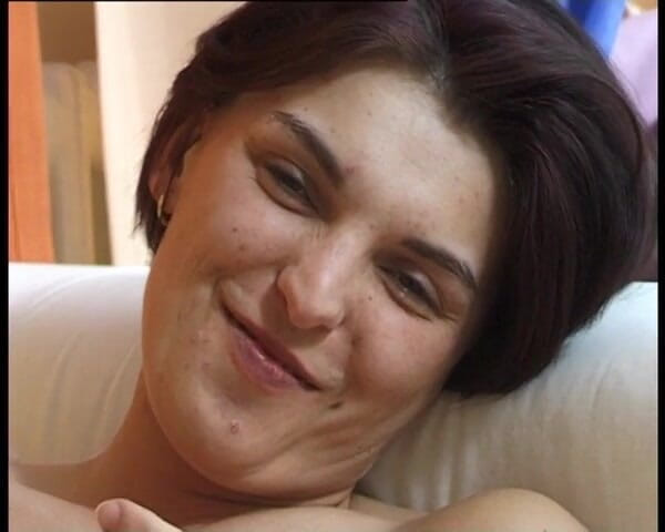 YOUR FIRST PORN: Nicky - Je ne suis (pas) une bonne fille.