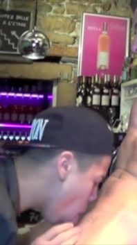 Mladá latinoamerická dvojčata ošukaná tátou