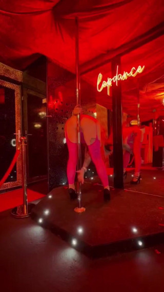 JessieRaexx: Стриптизёрша Раздевается Полностью
