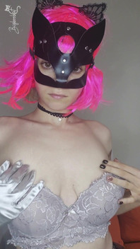 Sentimi Gemere Mentre Mi Masturbo Con La Mia Maschera Da Gattino E Le Tette