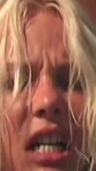 Het Blond Slampa Knullad Hårt Med Stor Penis